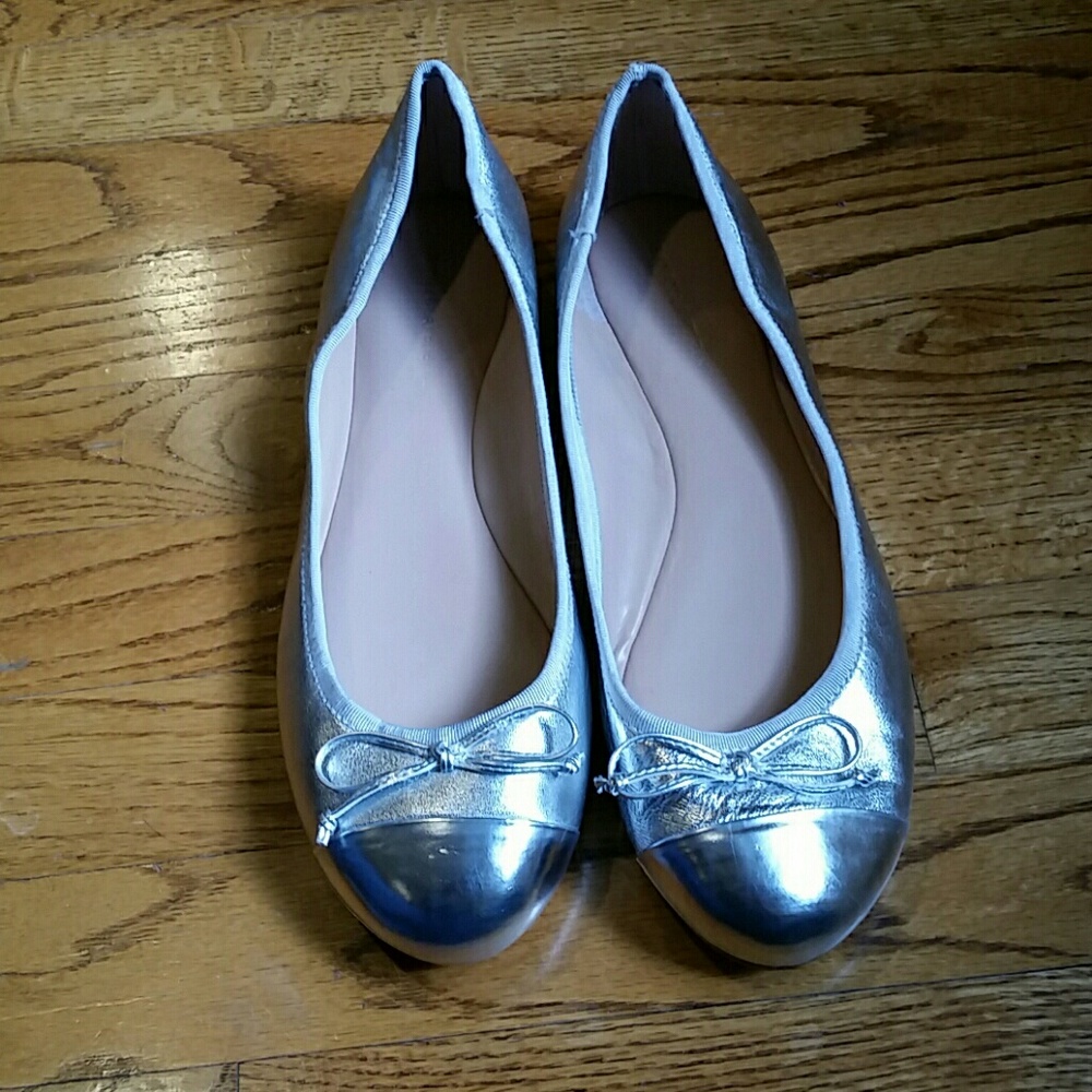 Banana Republic Silver Bow Flats